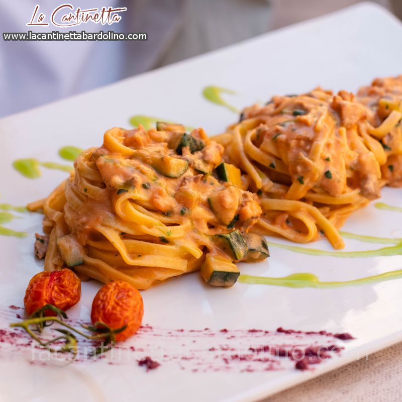 Tagliolini al Salmone e Zucchine